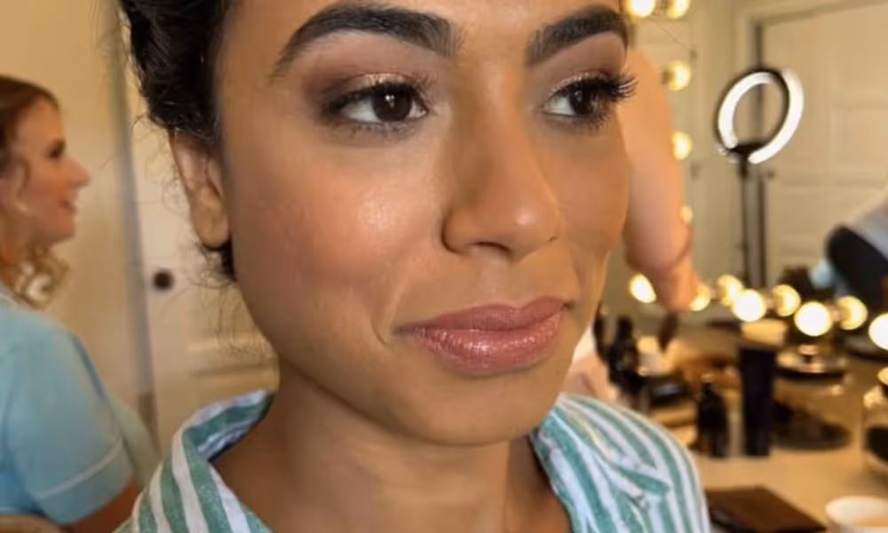 Side profile of woman. 