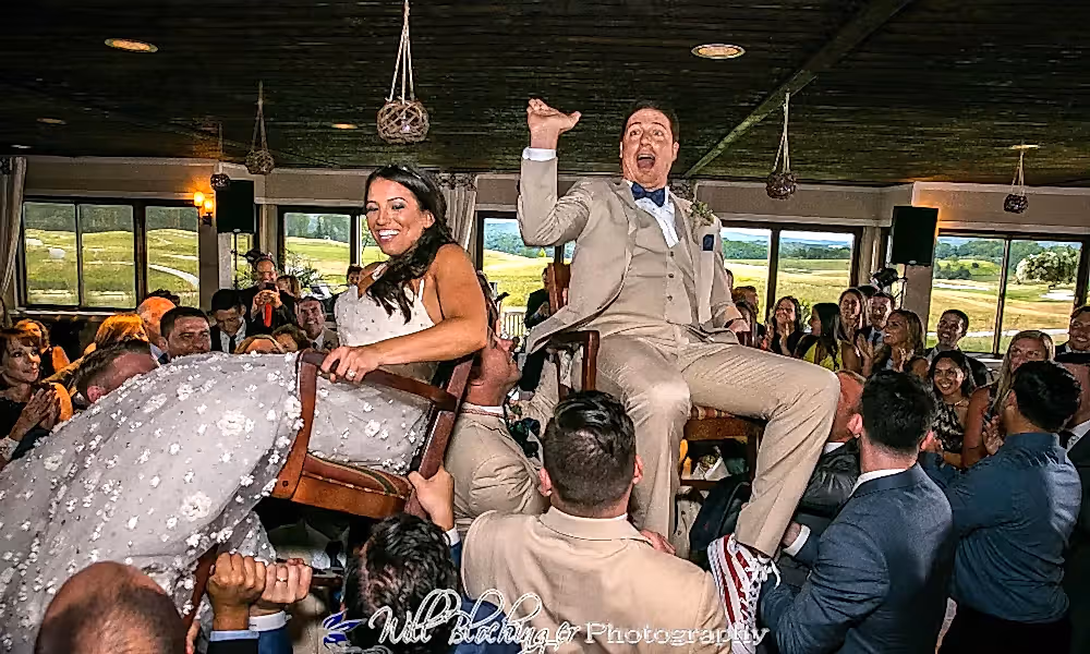 Jewish wedding chair lifting tradition