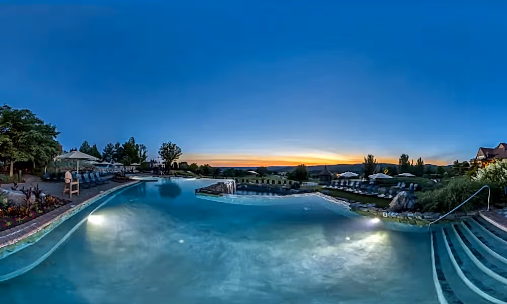 Panoramic view of a sunset at vista 180 pool.