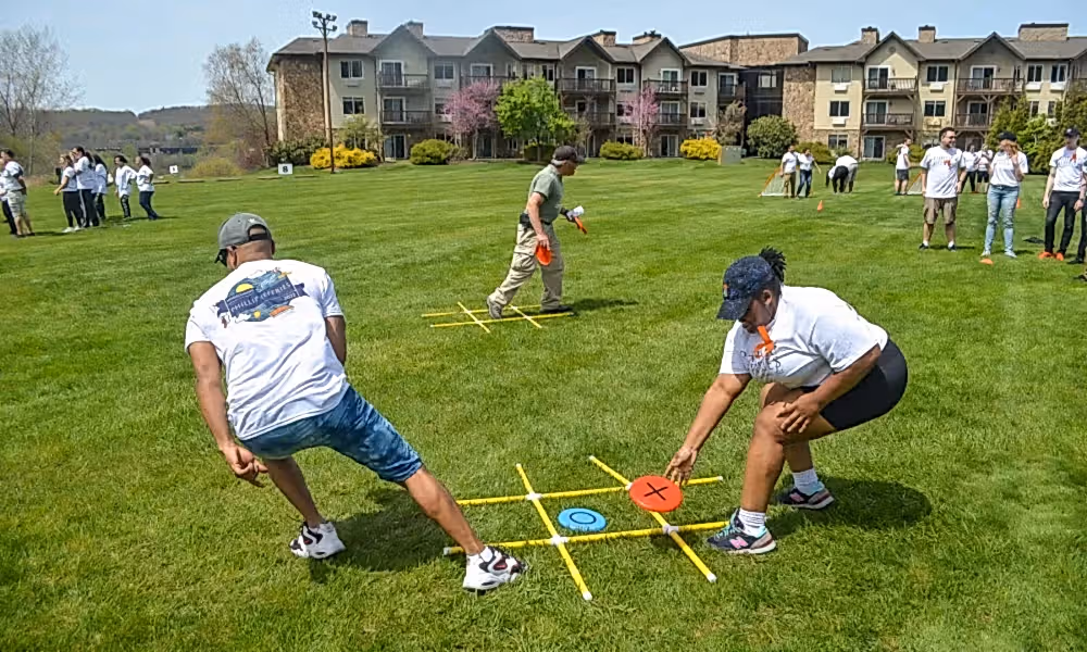 Corporate group teambuilding tic tac toe race