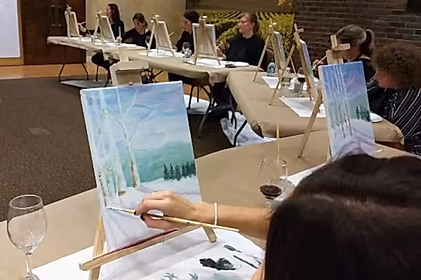 Get creative with paint & sip